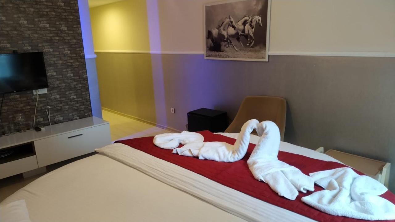 โกลด์ สวีท เบย์ลิกดูซู Hotel อิสตันบูล ภายนอก รูปภาพ