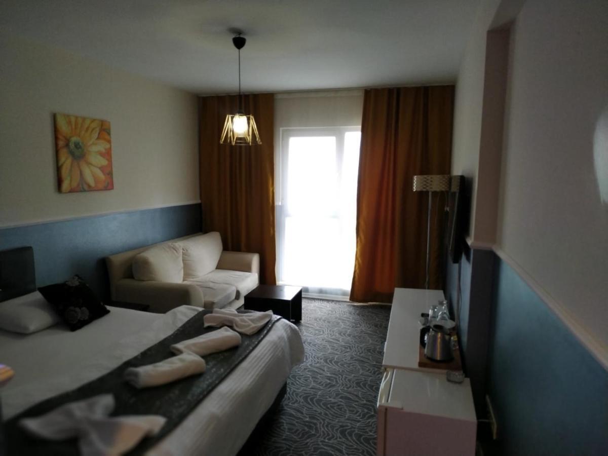 โกลด์ สวีท เบย์ลิกดูซู Hotel อิสตันบูล ภายนอก รูปภาพ